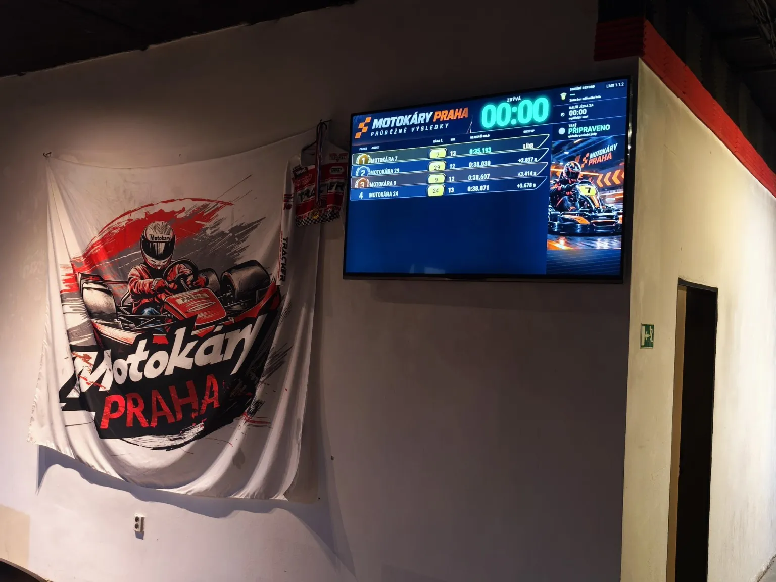 Digitální scoring a časomíra Motokáry Praha